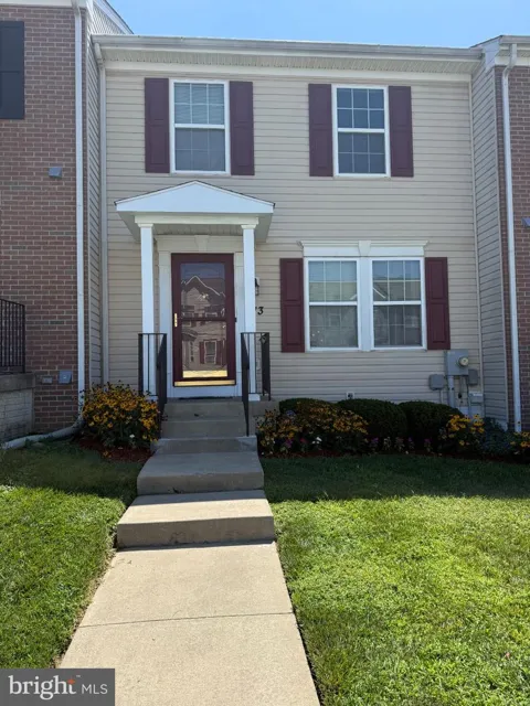 813 DESOTA WAY