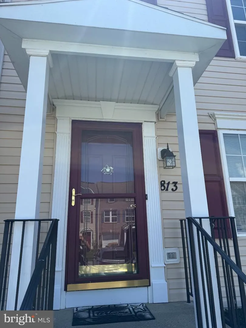 813 DESOTA WAY Martinsburg, WV 25401