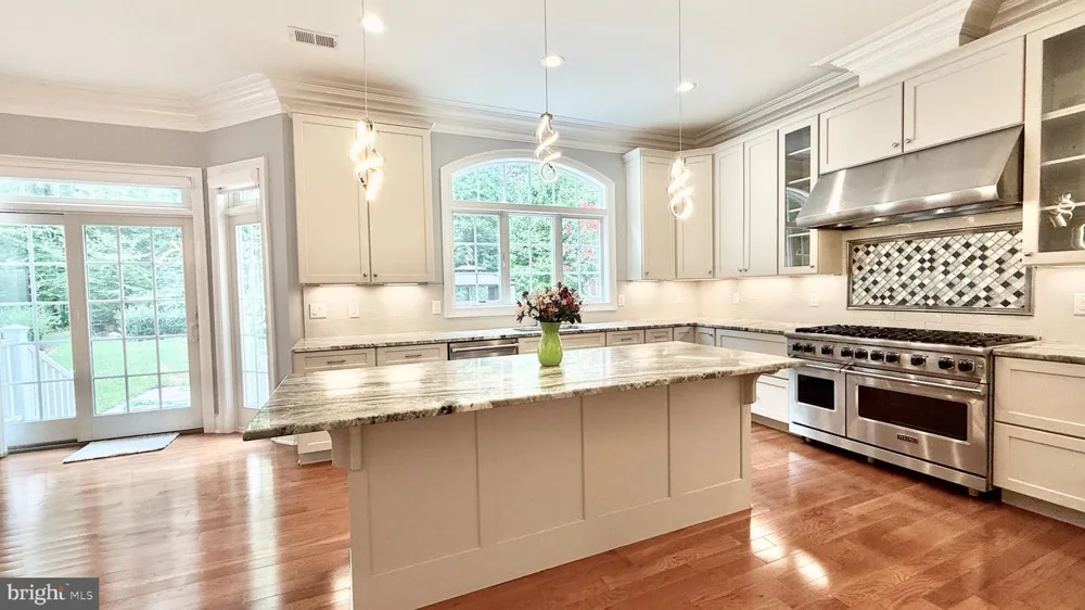 28 BEECH HILL CIRCLE Princeton, NJ 08540