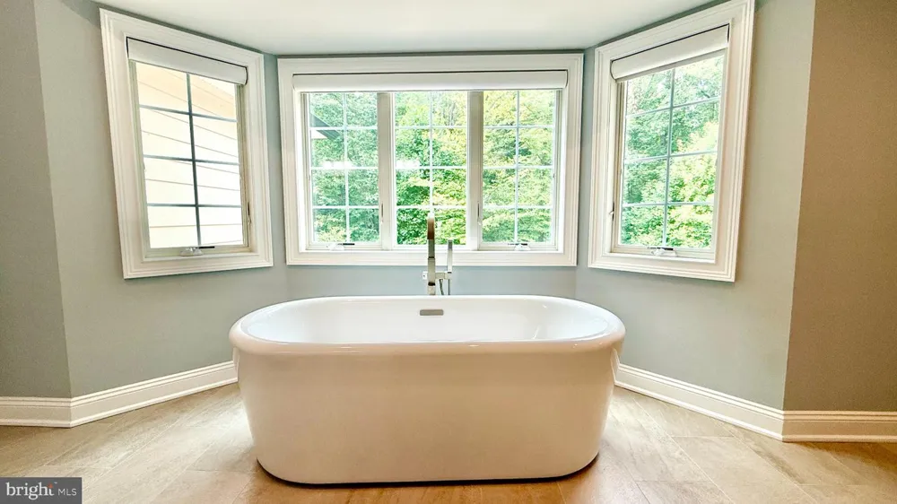 28 BEECH HILL CIRCLE Princeton, NJ 08540