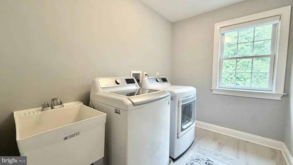 28 BEECH HILL CIRCLE Princeton, NJ 08540