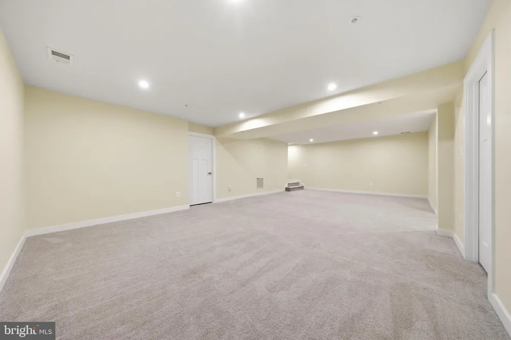 18323 PETWORTH CIRCLE Hagerstown, MD 21740