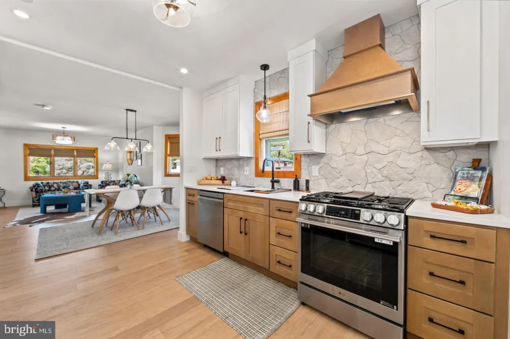 401 WOODLAND AVENUE Cherry Hill, NJ 08002