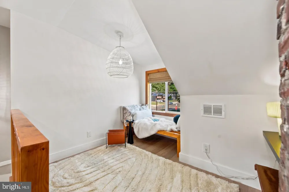 401 WOODLAND AVENUE Cherry Hill, NJ 08002