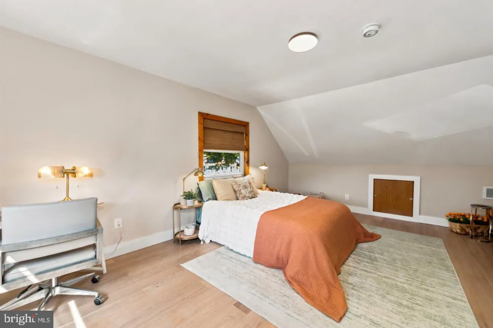 401 WOODLAND AVENUE Cherry Hill, NJ 08002
