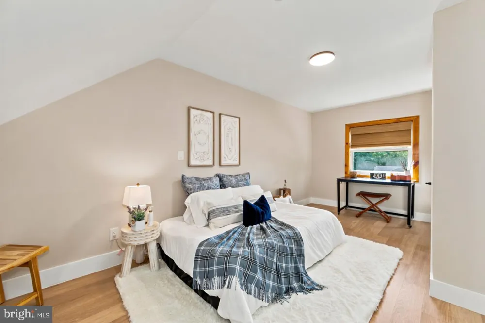 401 WOODLAND AVENUE Cherry Hill, NJ 08002