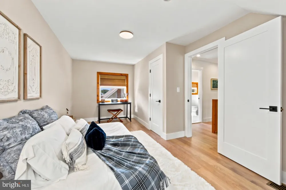 401 WOODLAND AVENUE Cherry Hill, NJ 08002