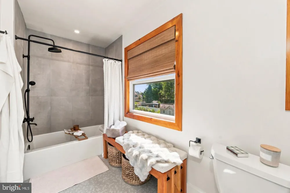 401 WOODLAND AVENUE Cherry Hill, NJ 08002