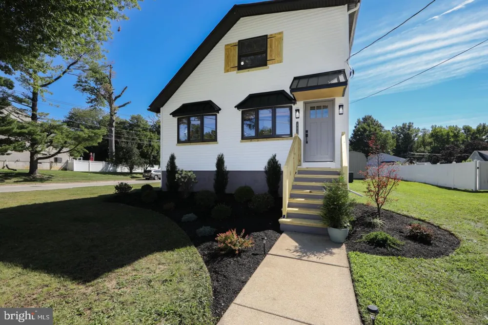 401 WOODLAND AVENUE Cherry Hill, NJ 08002