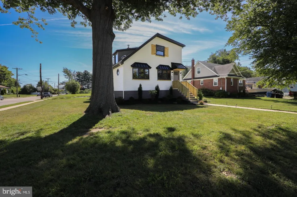 401 WOODLAND AVENUE Cherry Hill, NJ 08002
