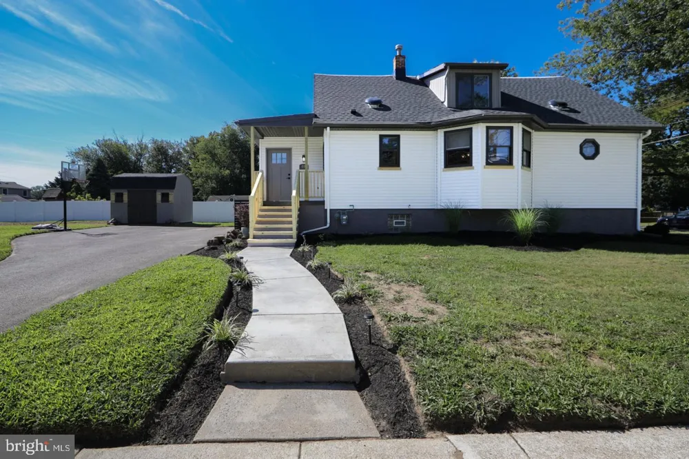401 WOODLAND AVENUE Cherry Hill, NJ 08002