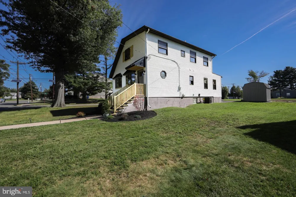 401 WOODLAND AVENUE Cherry Hill, NJ 08002