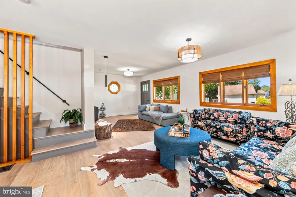 401 WOODLAND AVENUE Cherry Hill, NJ 08002