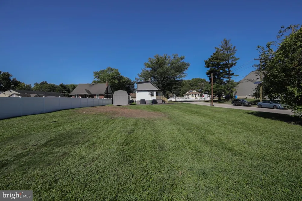401 WOODLAND AVENUE Cherry Hill, NJ 08002