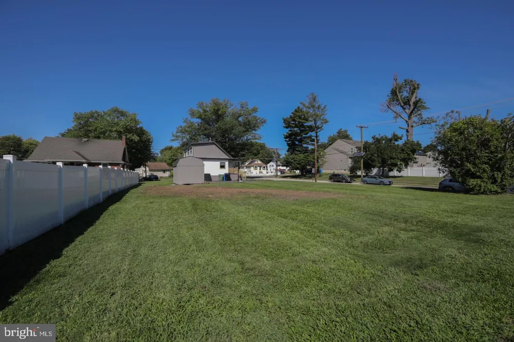 401 WOODLAND AVENUE Cherry Hill, NJ 08002