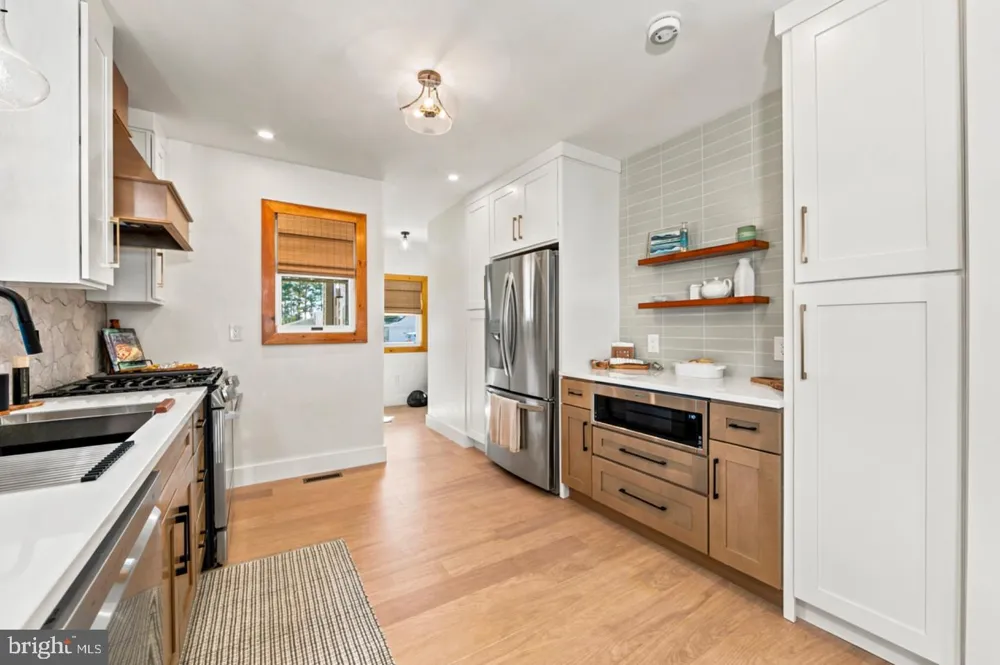401 WOODLAND AVENUE Cherry Hill, NJ 08002