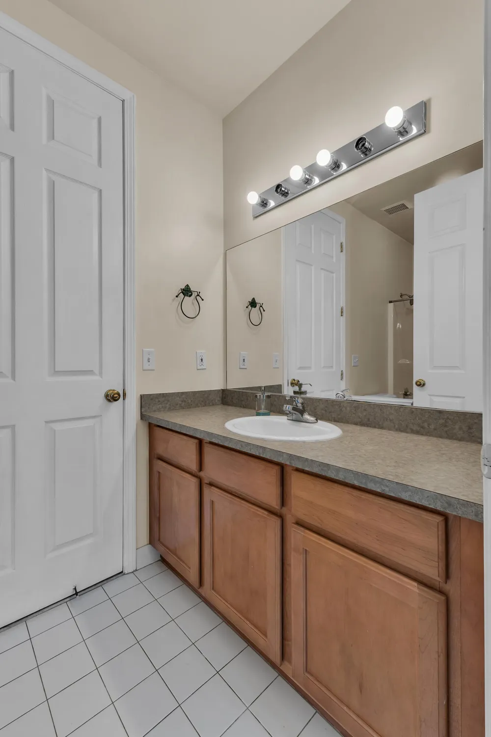 594 Constitution Street Canton, MI 48188