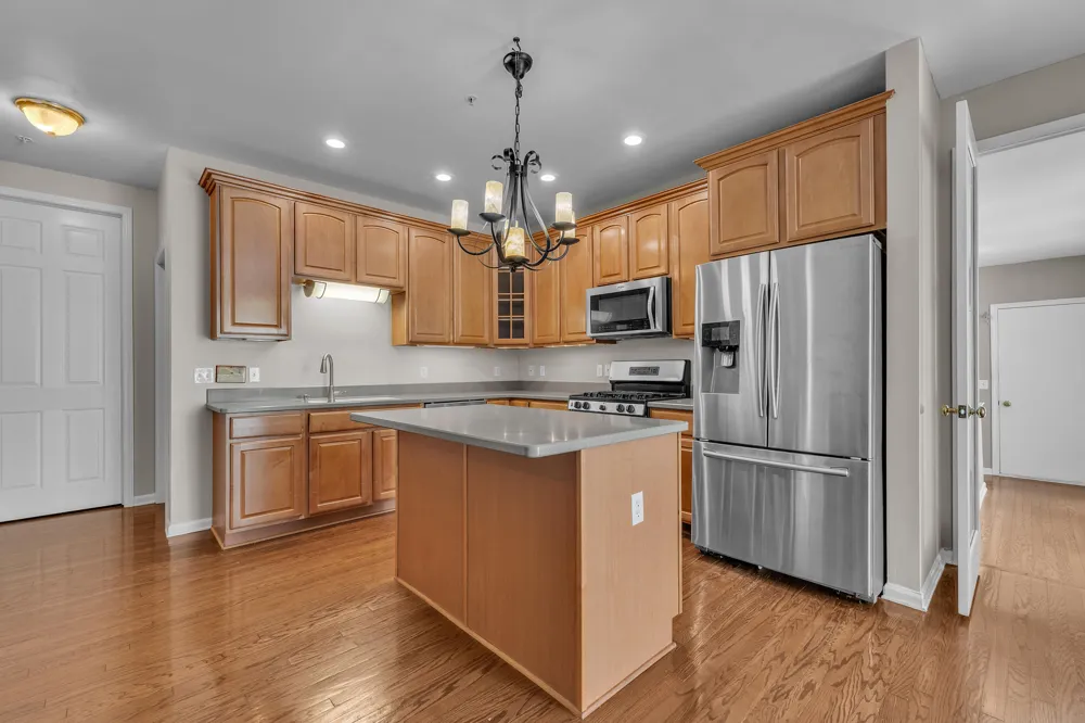 594 Constitution Street Canton, MI 48188
