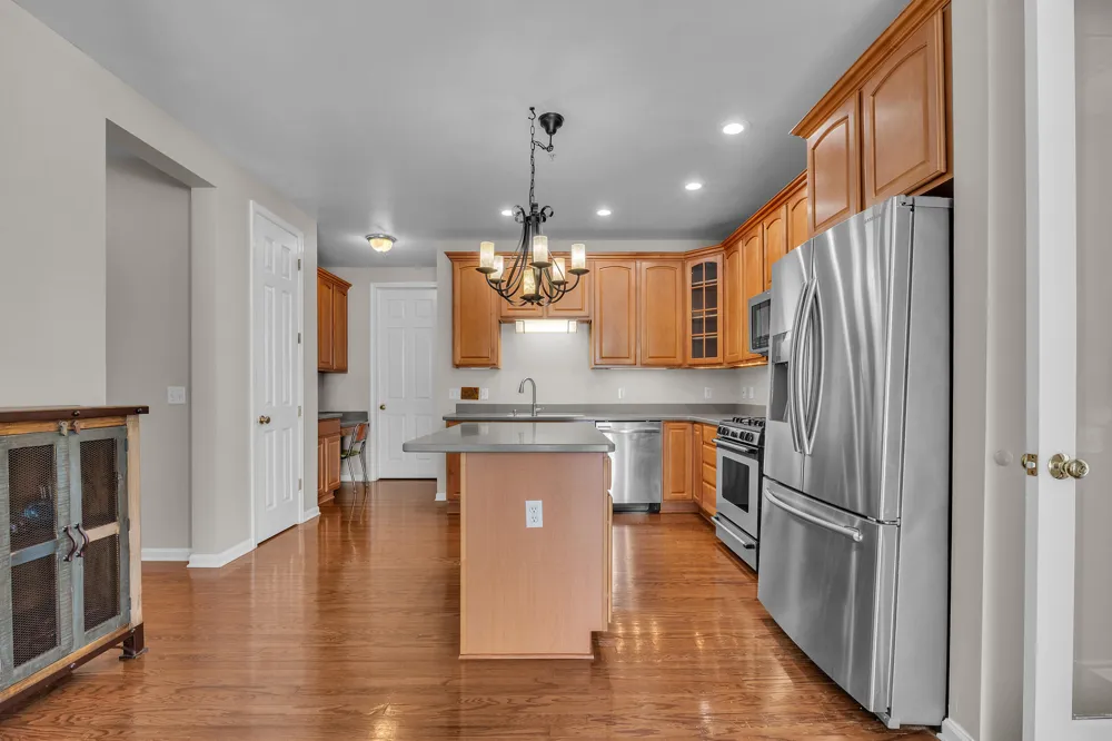 594 Constitution Street Canton, MI 48188