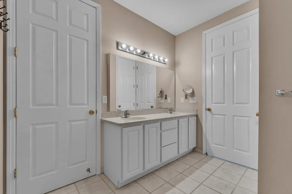 594 Constitution Street Canton, MI 48188