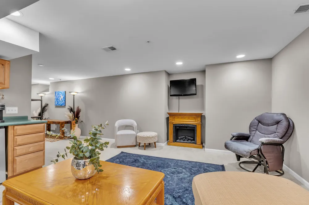 594 Constitution Street Canton, MI 48188