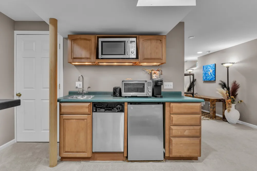 594 Constitution Street Canton, MI 48188