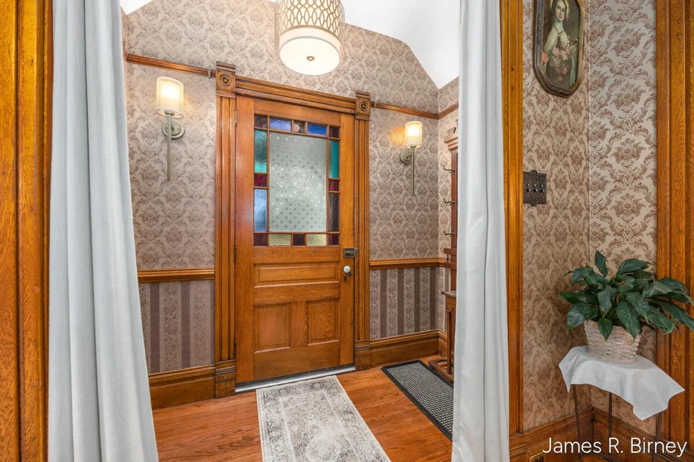 529 Avery Street Lowell, MI 49331