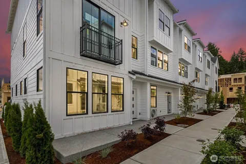12053 127th Avenue E #82
