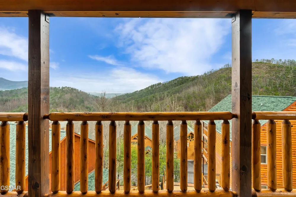 1246 Bird Nest Way Sevierville, TN 37862