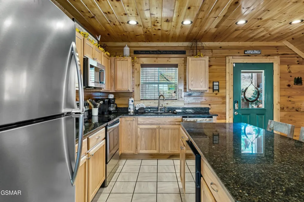 1246 Bird Nest Way Sevierville, TN 37862