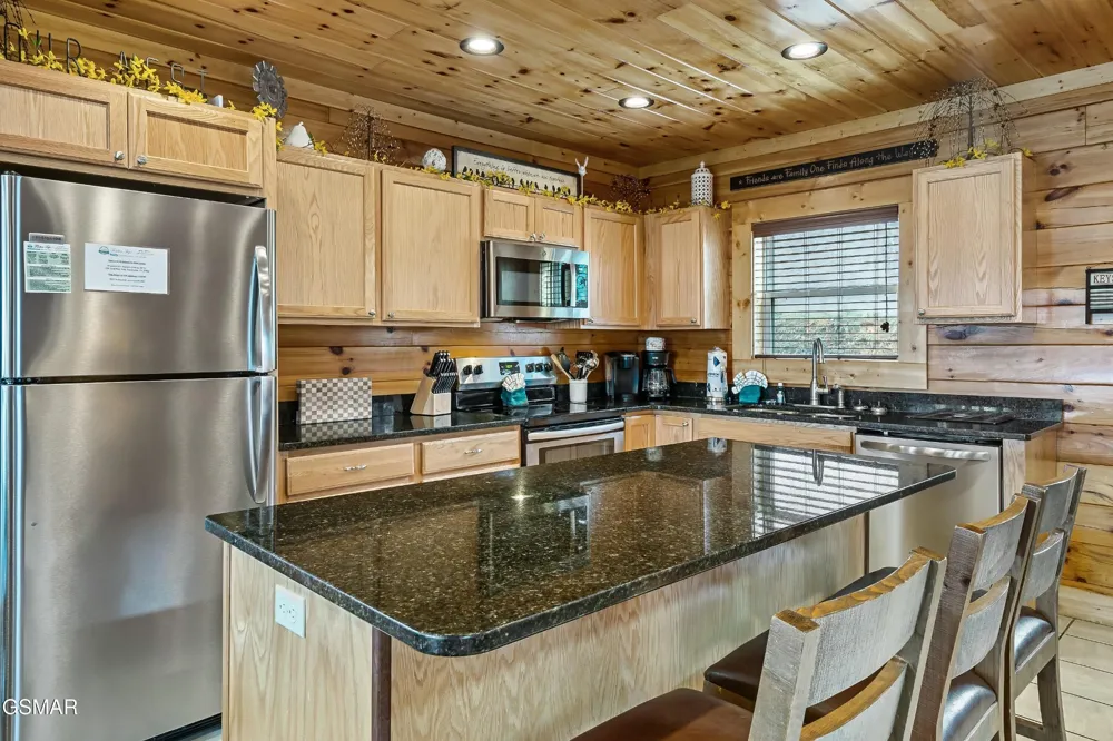 1246 Bird Nest Way Sevierville, TN 37862