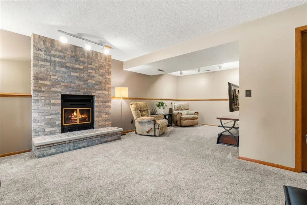 4204 1st Street NW Rochester, MN 55901