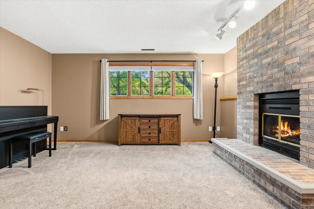 4204 1st Street NW Rochester, MN 55901