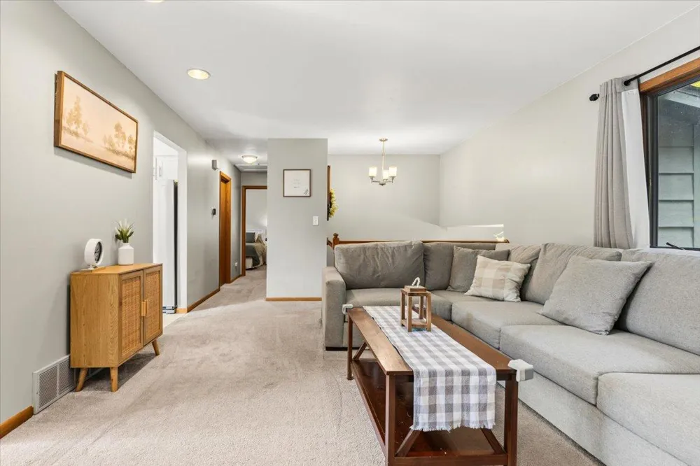 4204 1st Street NW Rochester, MN 55901