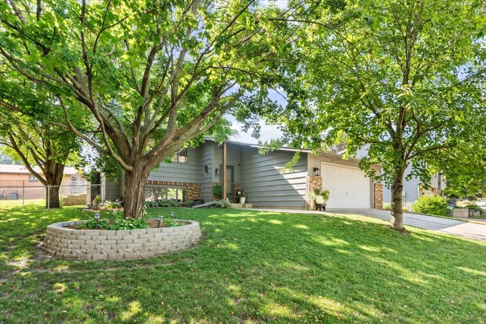 4204 1st Street NW Rochester, MN 55901