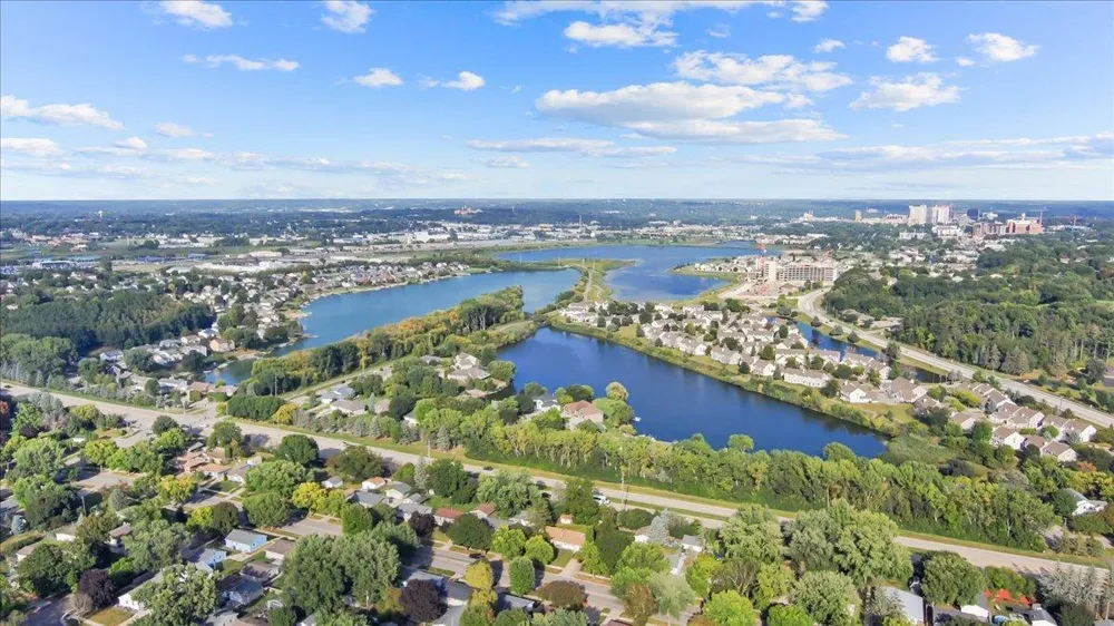 4204 1st Street NW Rochester, MN 55901