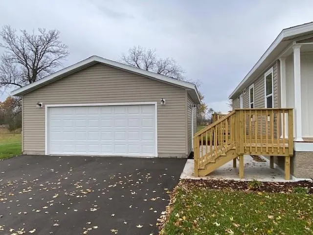 105 NW 4th Avenue Staples, MN 56479