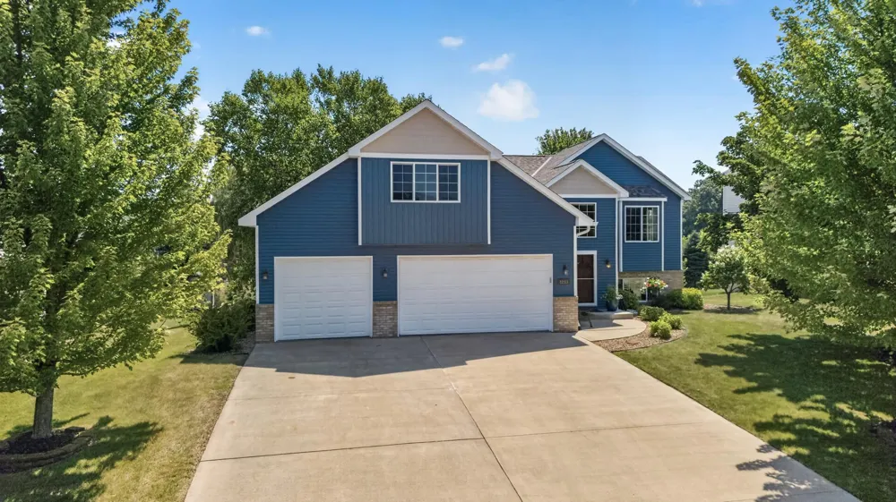 1233 Irvine Drive Hanover, MN 55341