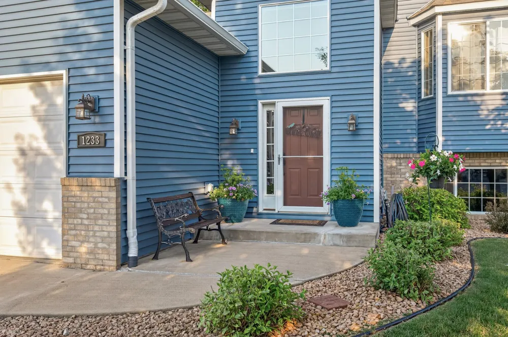 1233 Irvine Drive Hanover, MN 55341