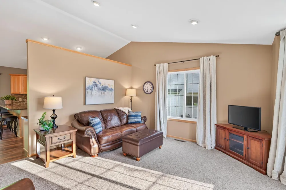 1233 Irvine Drive Hanover, MN 55341
