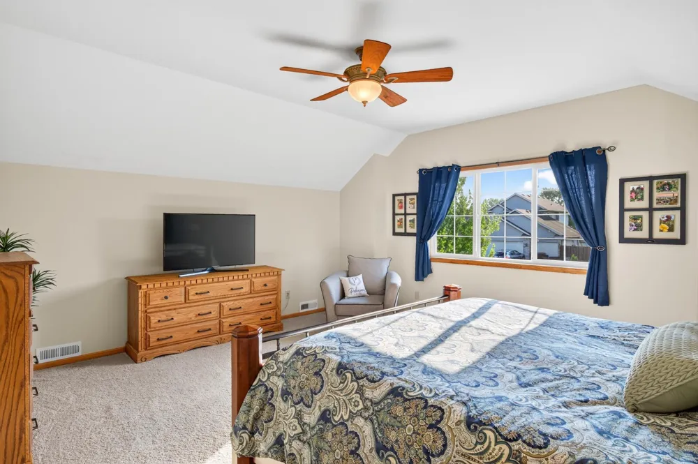 1233 Irvine Drive Hanover, MN 55341