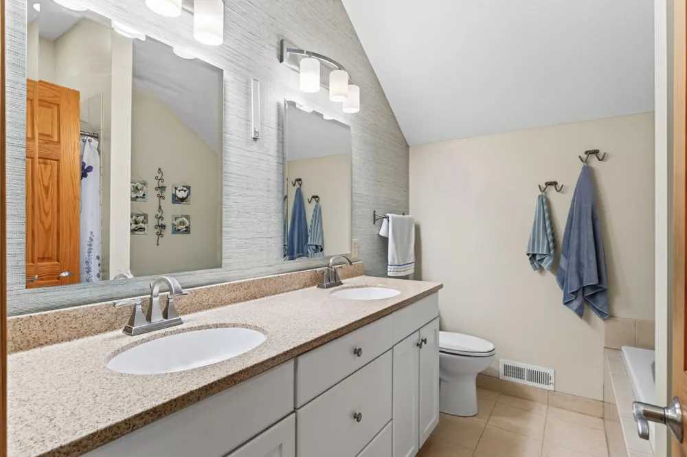 1233 Irvine Drive Hanover, MN 55341
