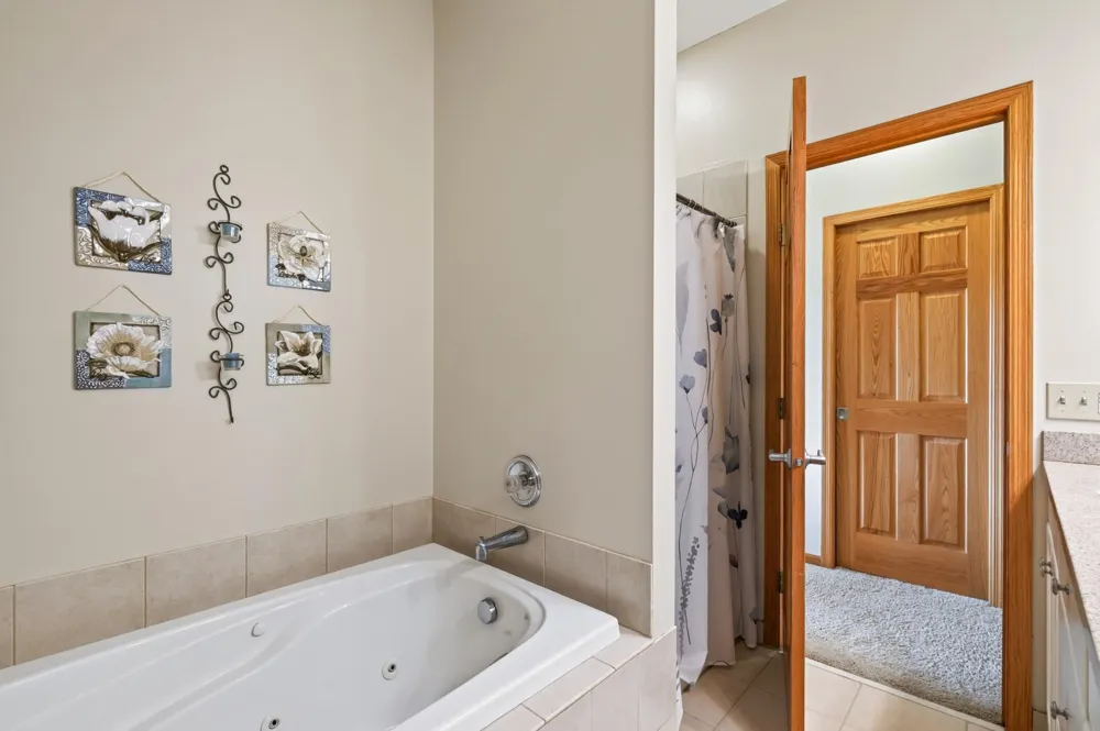 1233 Irvine Drive Hanover, MN 55341