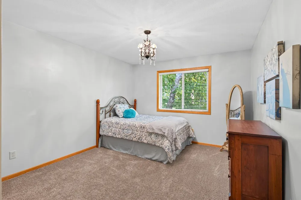 1233 Irvine Drive Hanover, MN 55341