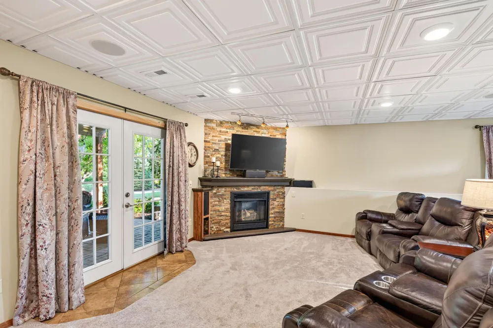 1233 Irvine Drive Hanover, MN 55341