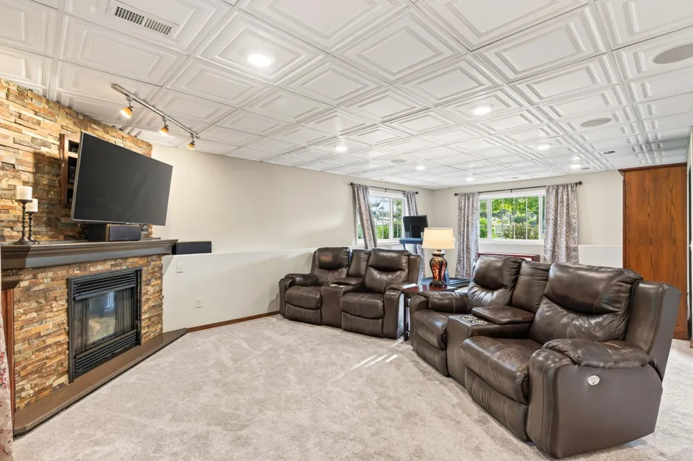 1233 Irvine Drive Hanover, MN 55341