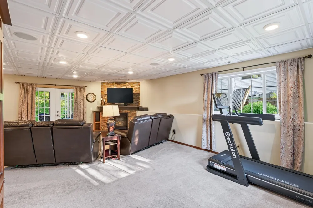 1233 Irvine Drive Hanover, MN 55341