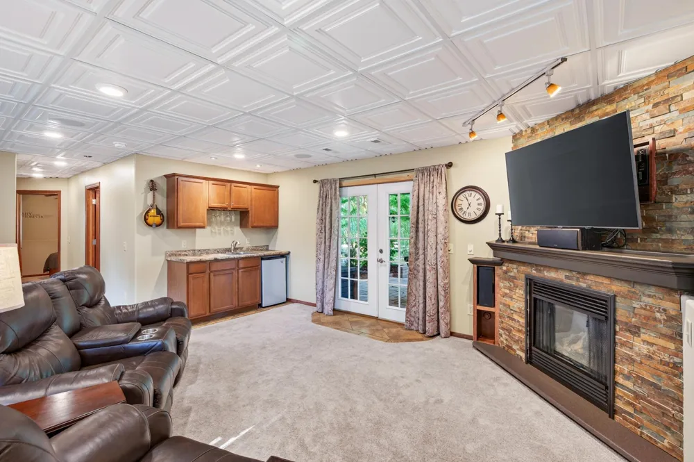 1233 Irvine Drive Hanover, MN 55341