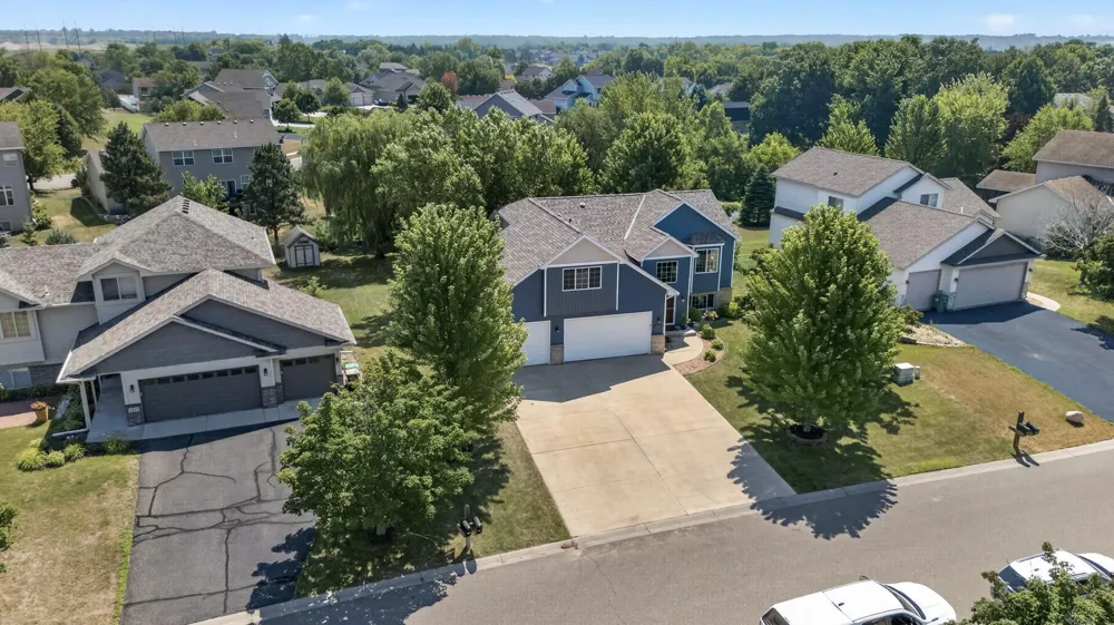 1233 Irvine Drive Hanover, MN 55341