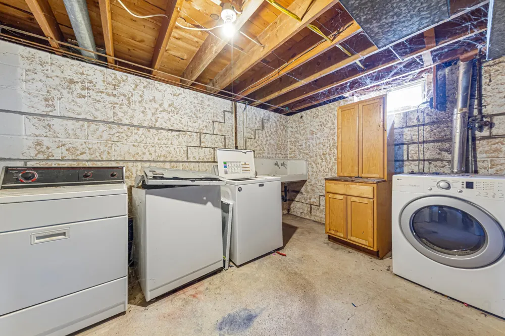 366 Waterville Avenue Le Center, MN 56057